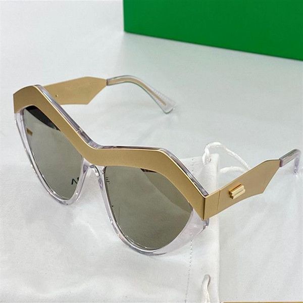 1055S New Women Women Sunglasses Sunglasses Moda Diamante Óculos de sol Anti-UV Lente revestida Lente Mirror Lente Full Cool Coned Diamond Cat Eye Fram252c