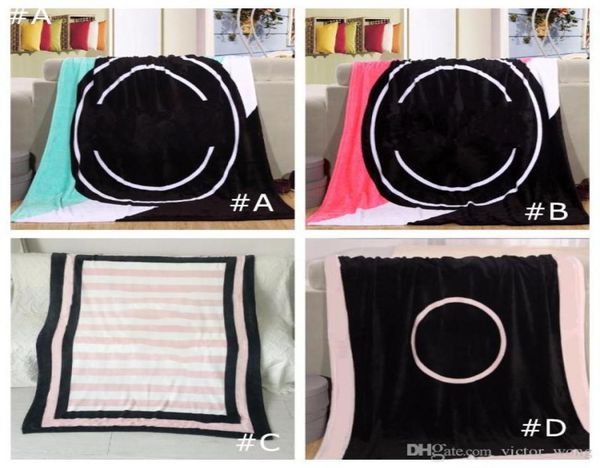 Coperta colori rosa nero 130 * 150 cm Morbido velluto corallo Asciugamano da spiaggia Coperte Tappeti aria condizionata Tappeto confortevole 4 colori2073964