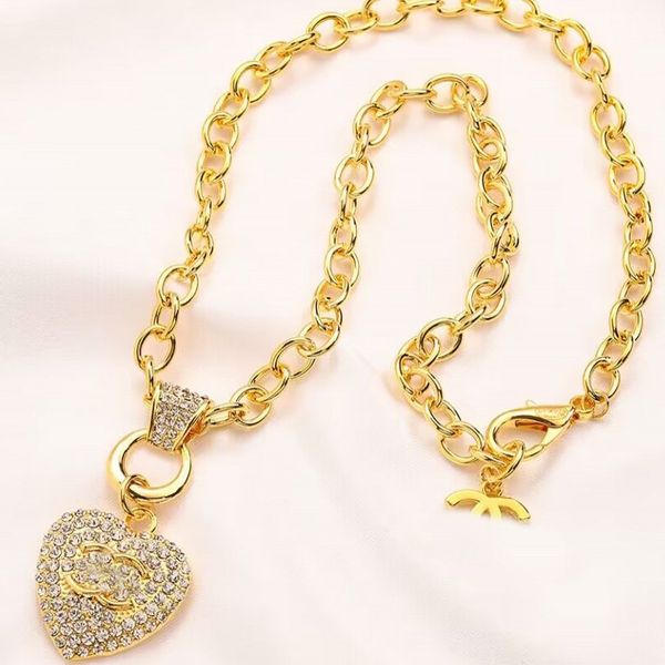 Collana classica di lusso girocollo designer cuore placcato collane a catena in oro per donne gioielli da donna lettera collana con pendente pieno di diamanti miglior regalo zb106