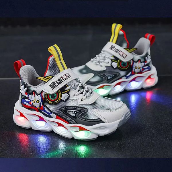 Atlético ao ar livre led sapatos criança crianças dos desenhos animados ultraman luz malha de ar esporte sapatos fundo macio respirável tênis 231215