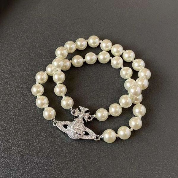 Luxusdesignerin Viviene Westwoods Vivienne Queen Mother of the West Doppelschichtiges Perlen-Saturn-Armband mit Magnetschnalle für Damen, klassisches Diamant-Planetenperlen-Armband