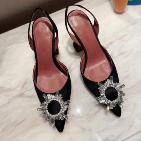 10A Begum Slingback Sandali con décolleté in raso Scarpe da donna Impreziositi di cristalli Girasole Strass Passerella a punta Stiletto Sandali Baotou Backspace sexy