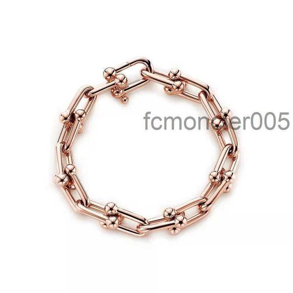 Braccialetti con ciondoli Designer Bracciale Gioielli di lusso Donna Uomo Temperamento Acciaio al titanio Hip Hop Strada Neutro Moda Semplicità Buono Am66 VH78