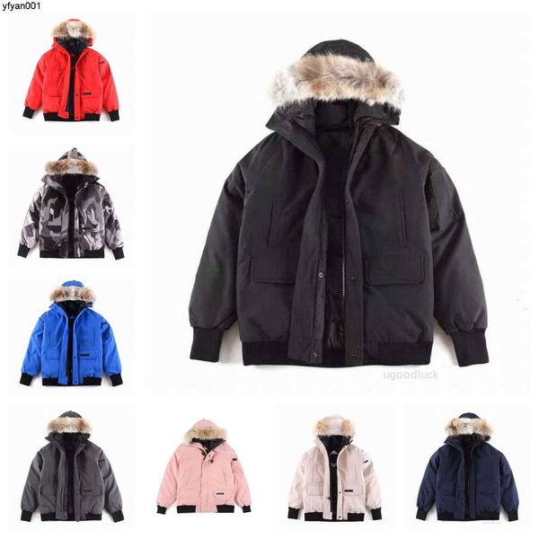 Yeni Tasarımcı Kış Men Gerçek Çakal Kürk Parka Outerwear Hooded Isit Ceketler Manteau Moda Klasik Kat Qvi7