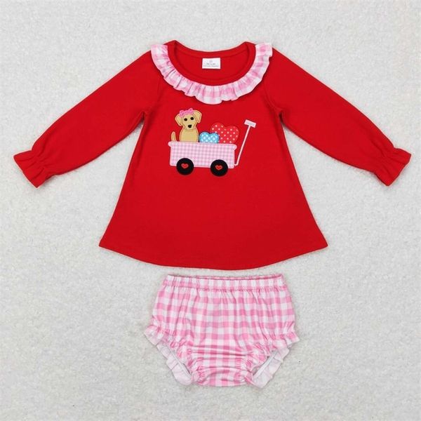Conjuntos de roupas atacado nascido criança bebê meninas e meninos roupas bordadas amor cão vermelho manga comprida rosa xadrez briefs terno 231215