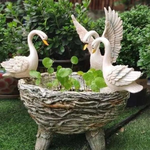 Oggetti decorativi Figurine Resina Cigno bianco Statua Piscina d'acqua Vaso di fiori Paesaggio Cortile Giardino Cigni Scultura Decorazione della casa Tre 231216