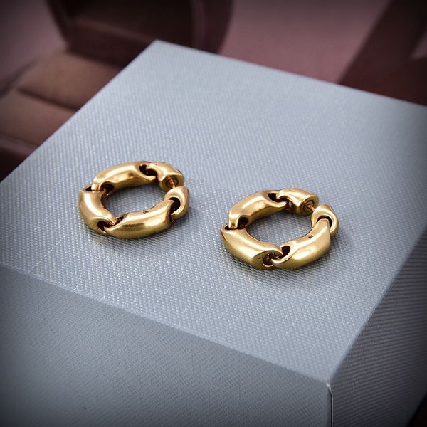 Frauen Ohrringe gebogen Gold glänzend Metall geometrische Ohrringe Designer Buchstaben Kette große Schleife Ohrringe Damen Vintage alte Messing Ohrstecker