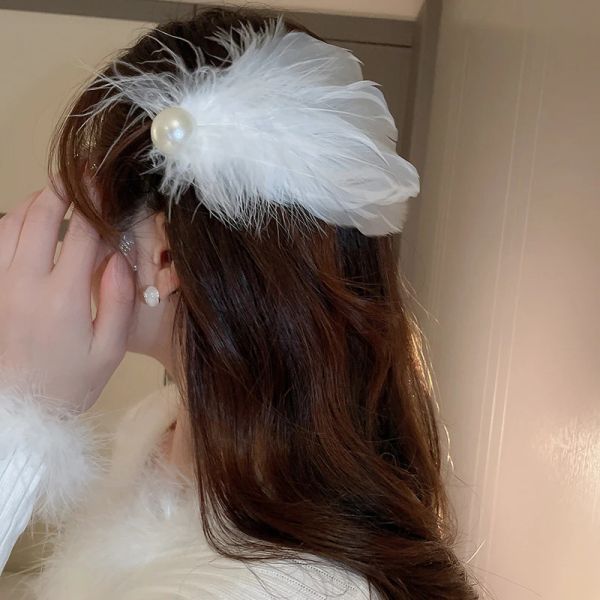 Beyaz tüy saç klipleri sahte inci cazibesi dans saç pimleri kızlar düğün Noel saç aksesuarları