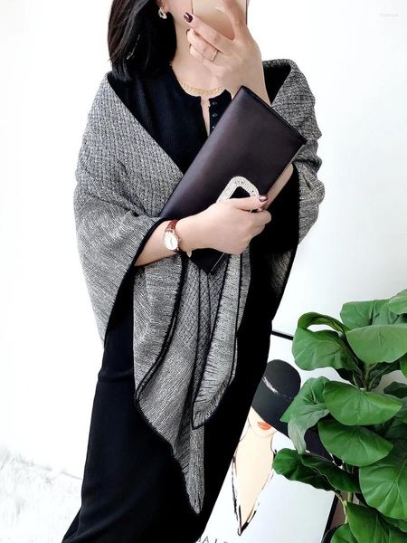 Lenços Clássico Design de Marca Lenço de Lã de Seda Quadrado Grande Xales e Envoltórios 140cm Mão Rollerd Edge Hijab Roubou Ponch Acessórios de Inverno