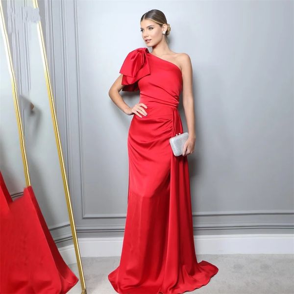 2024 Red Einfaches Abendkleid Eine Schulterfalte Großer Bogen Zug Satin Formale Partykleider Vestidos De Fiesta Abendkleider Robe De Soiree