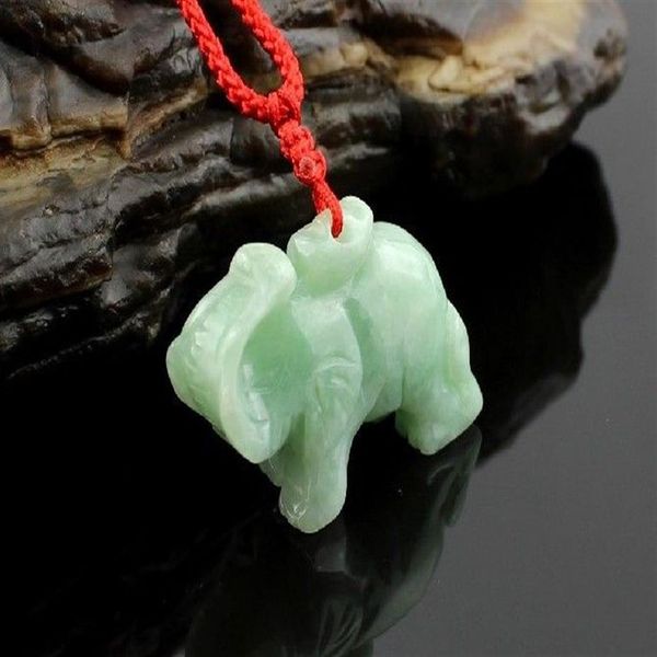 Collana con ciondolo talismano di buon auspicio con elefante intagliato a mano in giada bianca naturale 211s