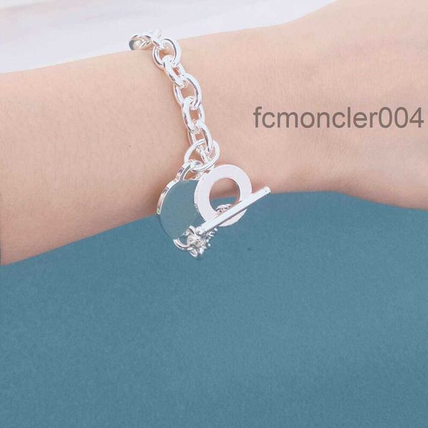 Bracciale rigido v Placcato in oro t Bracciale di marca a cuore di pesca Leggero Lusso Versatile Coppia Moda Spettacolo popolare ROU9