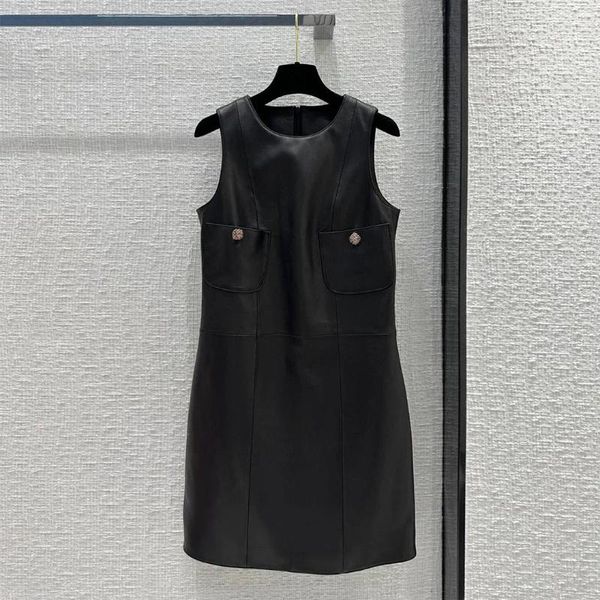 Casual Kleider Mode Chic Schwarz Schaffell Tank Kleid Frauen Oansatz Ärmellose Diamanten Knopf Taschen Gerade Echtes Leder