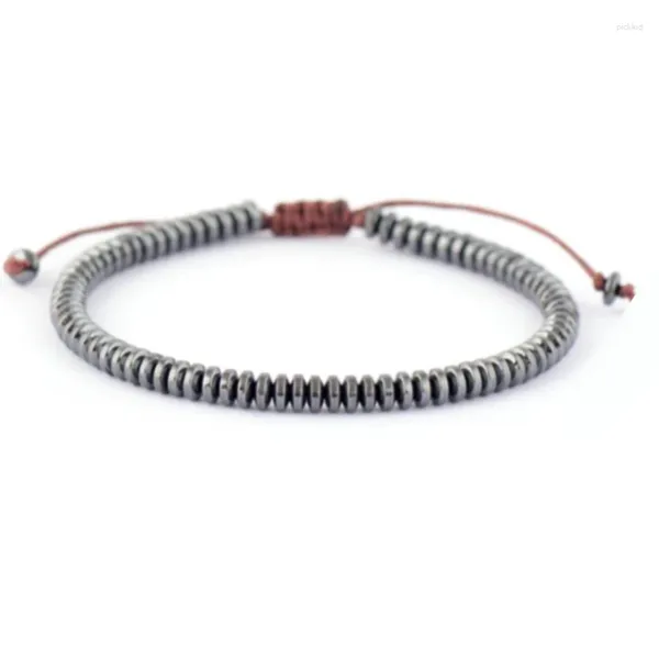 Strang 6 mm natürliches flaches klobiges schwarzes Hämatit-Fitness-Heilstein-Perlen-Perlen-verstellbares Makramee-Chakra-Energie-Armband für Männer und Frauen