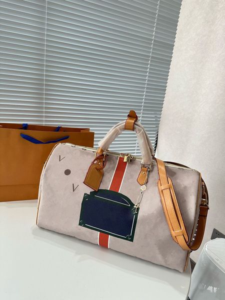 Designer Duffle Bag Crossbody Reisetasche Großer Kapazitätsbeutel mit Namen Tipp und Vorhängeschloss Geräumige langlebige zuverlässige Halten Sie alle Ihre Bedürfnisse perfekter Tasche für Vergnügenreisen