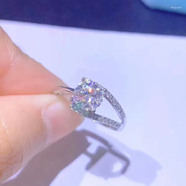 Anelli a grappolo Anello in argento sterling 925 Micro-intarsiato Simulazione Diamond Princess Regalo di gioielli con fascino femminile Commercio all'ingrosso