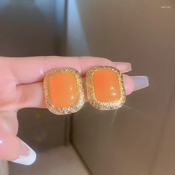 Серьги-гвоздики Простые геометрические оранжевые серьги из смолы для женщин Модные темпераментные акриловые серьги