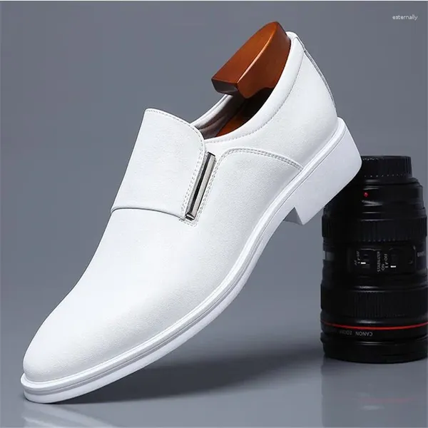 Sapatos de vestido 2023 apontou toe branco apartamentos de couro para homens masculino casamento baile de baile zapatos hombre vestir