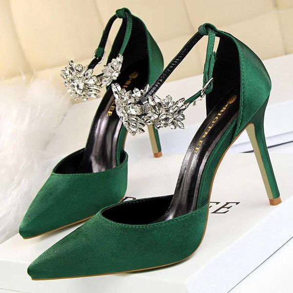 Sandálias Elegantes Mulheres 9,5 cm Saltos Altos 2023 Designer de noiva de verão Sapatos de casamento de cristal azul rosa de seda