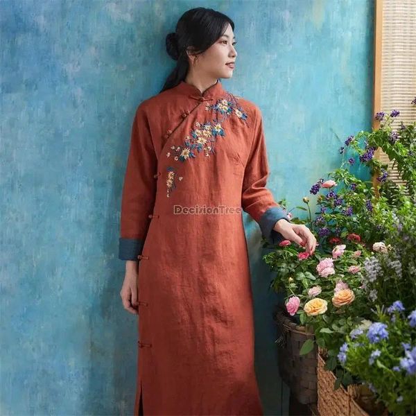 Abbigliamento etnico Ricamo in stile cinese Qipao Cheongsam femminile Abito migliorato Autunno Inverno Cotone Lino addensato Vintage elegante