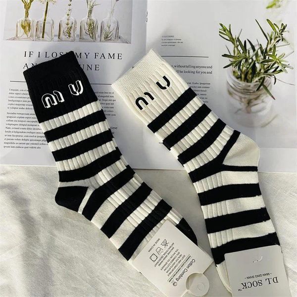 Herrensocken Damen Baumwolle 1 Paar Briefdruck Streifen Designer Atmungsaktive Röhre Süße Socke