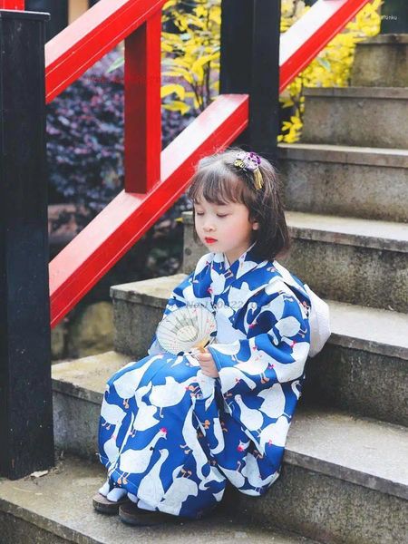Abbigliamento etnico 2023 Abito kimono giapponese tradizionale da ragazza con stampa floreale nazionale Costume da spettacolo teatrale Yukata per bambini