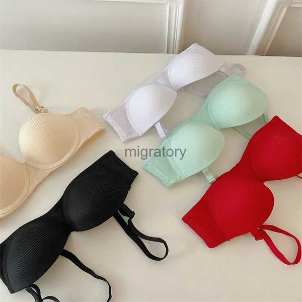 Reggiseni Reggiseno francese Intimo da donna Reggiseno sexy in tinta unita Ragazze con anelli in acciaio Push Up Bella schiena Lingerie sexy femminile YQ231218