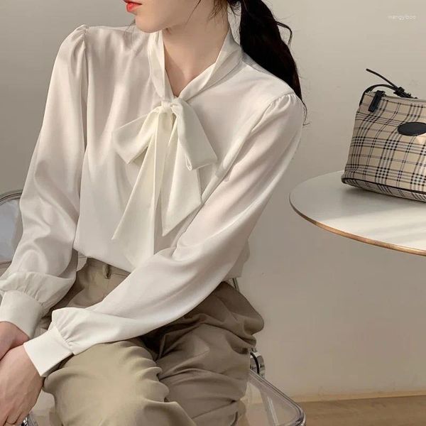 Frauen Blusen QWEEK Weißes Hemd Koreanischen Stil Elegante Chiffon Mit Schleife Frühling Langarm Top Weibliche Büro Tragen Lose Mode