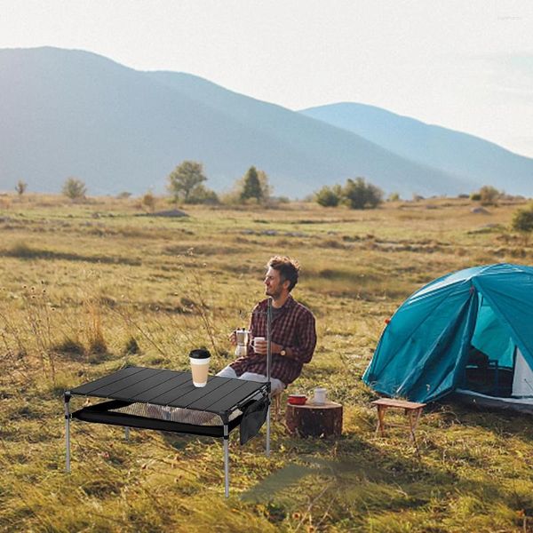 Móveis de acampamento compacto compacto dobrável mesa de alumínio de acampamento com grande organizador de armazenamento de bolsas de transporte para caminhadas para festas de quintal