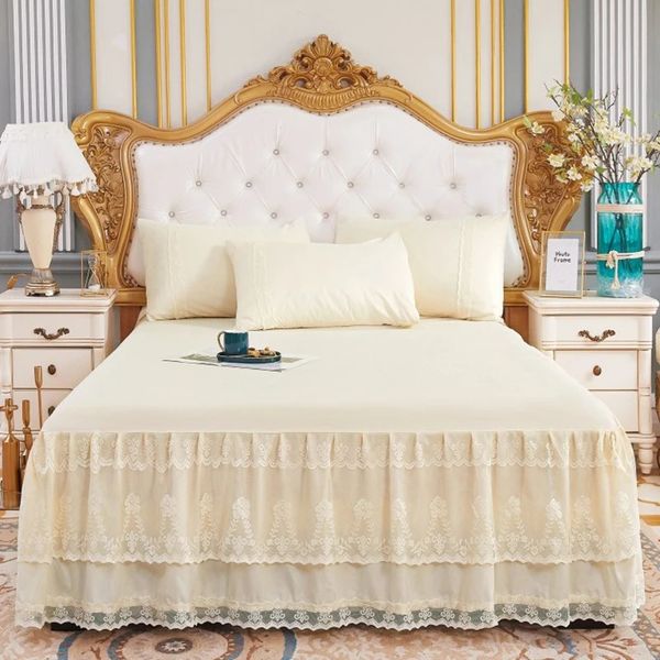 Scapa da letto in pizzo da letto Luxury Princess Girl Read Queen King Size Fogli a forma di primavera Cover materasso da letto retrò con gonna 231218