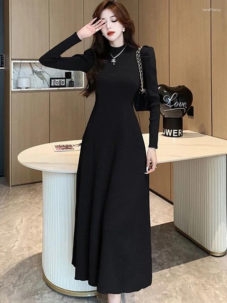Vestidos casuais preto de malha gola alta quente vestido longo para senhoras 2023 coreano vintage hepburn baile outono inverno elegante cintura alta robe