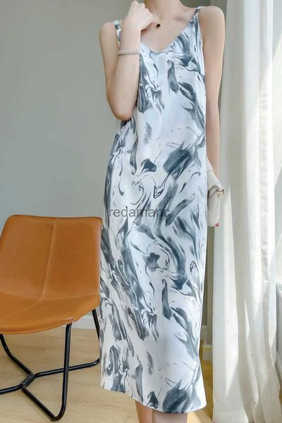 Vestidos casuais básicos verão novo vestido de estilingue de seda de ácido acético para mulheres com design interno solto pintura de tinta de cetim rosto estilo resort YQ231218