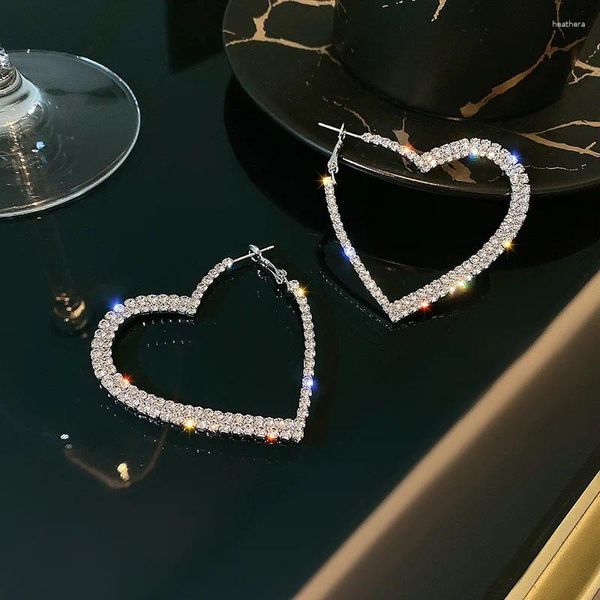 Orecchini pendenti Gioielli di moda Lusso Esagerato Personalità Grande a forma di cuore per donne Piercing all'orecchio Donna elegante lunga