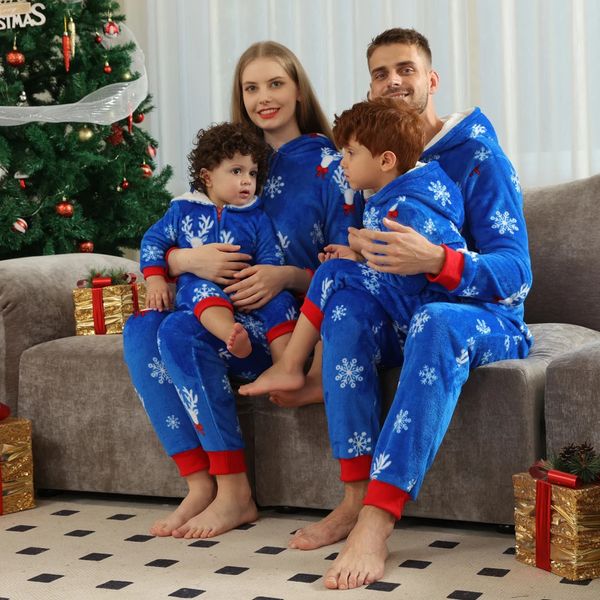 Aile Eşleşen Kıyafetler 2023 Noel Hediyesi Geyik Pijamaları Flanel Kapşonlu Tulum Anne Baba Çocuk Bebek Kıyafetini Yük atanlar Xmas Görünüm 231218