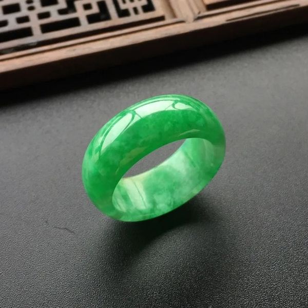 Anéis de Banda 100% Natural Esmeralda Jade Anel Homens Mulheres Belas Jóias Genuína Birmânia Jadeite Anéis Myanmar Certificado Jades Stone Anel Masculino Presentes 231218