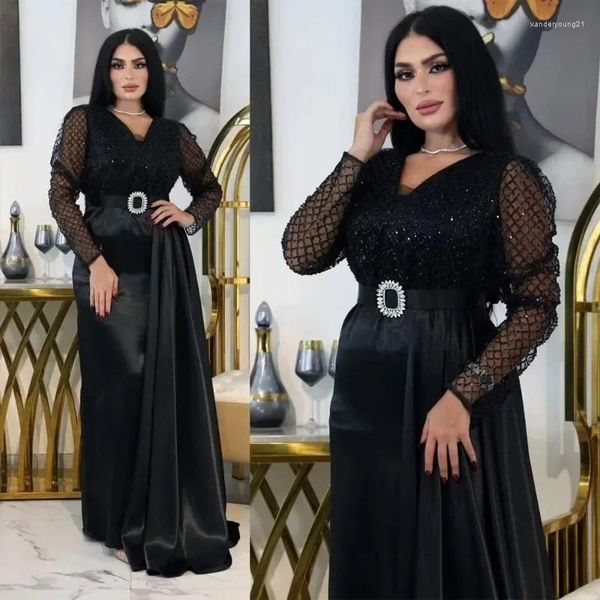 Abbigliamento etnico 2024 Abiti per le donne musulmane Primavera Estate Manica lunga Scollo a V Nero Bianco Rosa Maxi abito Dubai Abaya Caftano