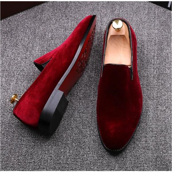 Sapatos de vestido Casual Preto Vermelho Veludo Homens Plana Deslizamento no Dedo Apontado Cor Sólida Casamento Loafer Grande Tamanho 38 44 231218