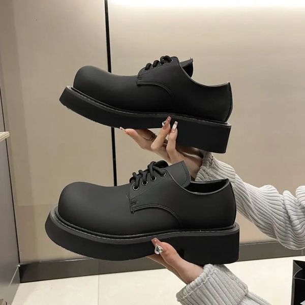 Gai vestido moda botas de couro preto plataforma esportiva casual mulheres dedo grande rendas até sapatos de salto baixo aumentados injeção estilo rua mocassim 231218 gai