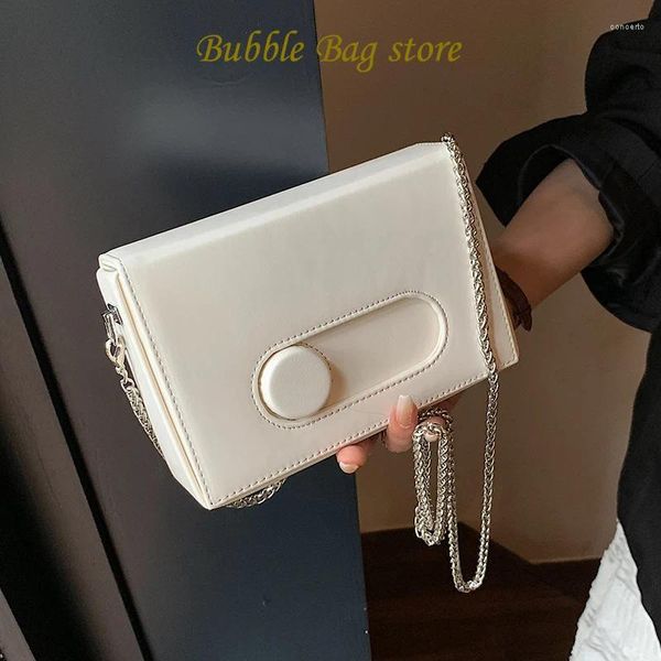 Umhängetaschen 2023 Sommer Luxus Frauen Kettenklappe Achselhaut weiß rosa Messenger Marke Abend Clutch Lady Chic Achselhöhle