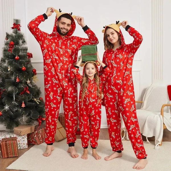 Roupas para a família Matching Roupfits 2024 Pijama de Natal Romper com capuz de alcedes