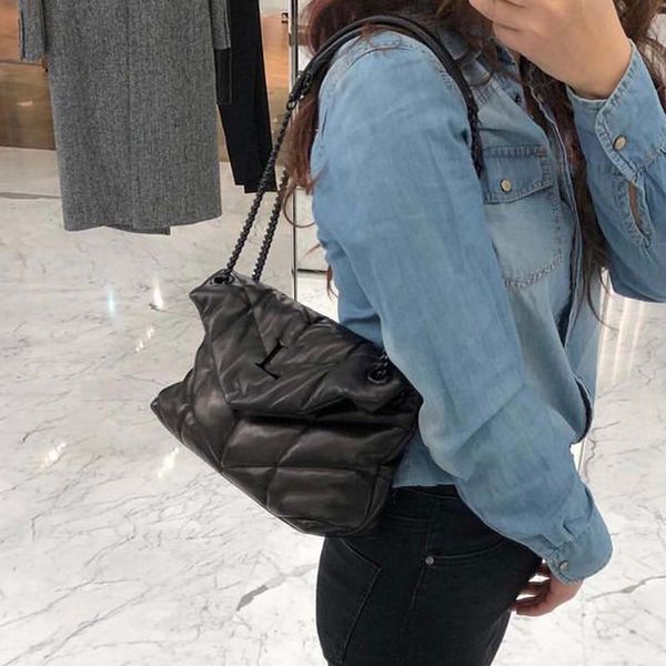 Designer bolsa preta puffer bolsa de ombro acolchoado pele de cordeiro bolsa de ombro feminina qualidade bolsa de embreagem de couro envelope macio saco de aba corrente mensageiro