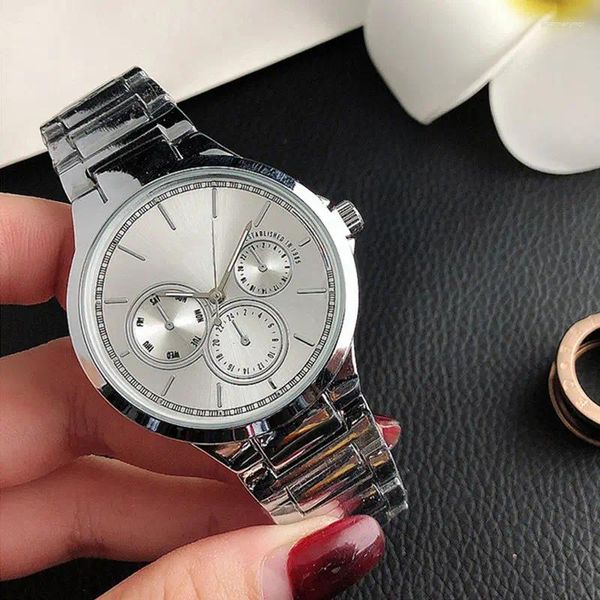 Bilek saatleri yüksek kaliteli paslanmaz çelik bayanlar klasik moda lüks saatler kuvars kadınlar hediye montres pour femmes izle