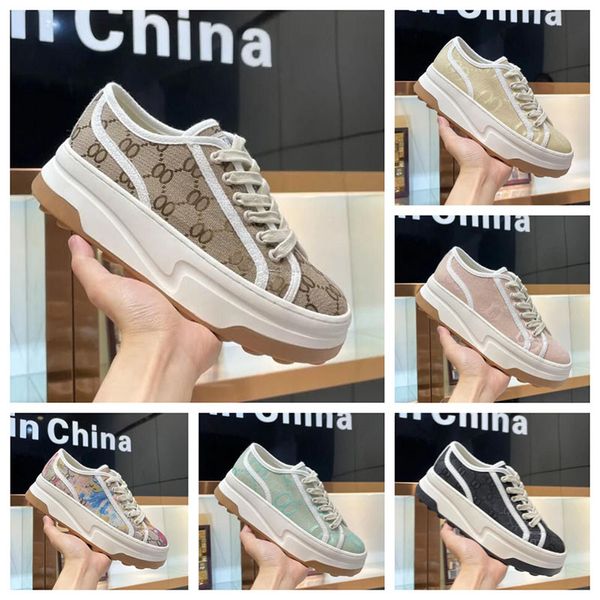 Nuovo stile 2024 Designer Women Casual Scarpe Italia Low-Cut 1977 Lettera alta Sneaker di alta qualità Sneaker di alta qualità Beige Ebony Canvas Tennis Shoe Luxury Tessichi