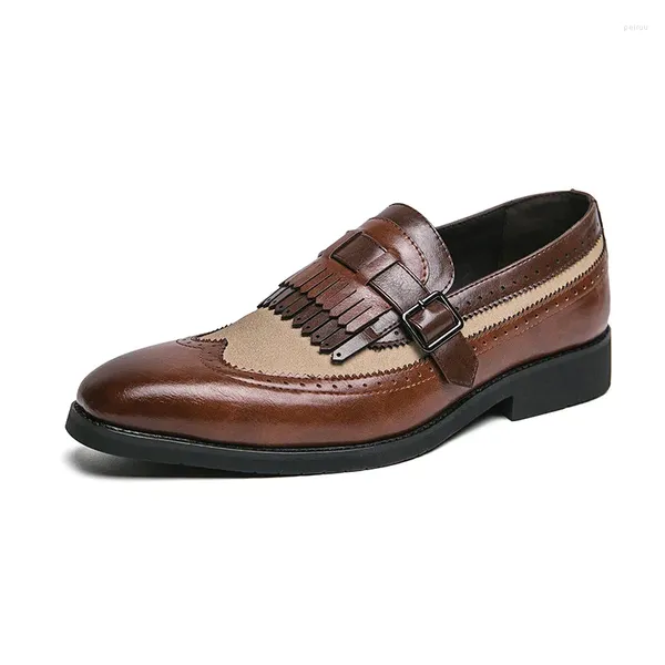 Zapatos de vestir de cuero semiformal formal para hombres borla casual brogue pisos tallados mocasines de Inglaterra zapatos hombre