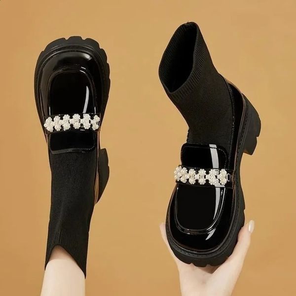 Сапоги Туфли на платформе на массивном каблуке Черные ботинки Трикотажные дышащие женские носки Сапоги Черные короткие ботинки с дизайном Sweet Pearl 231219