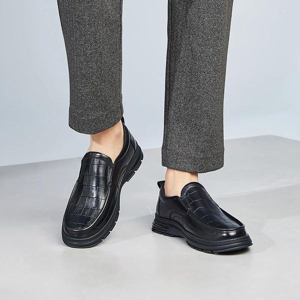 Scarpe eleganti kangnai uomini in pelle tondo tondo slip-on nero cucitura piattaforma flats business casual morbido moccioso