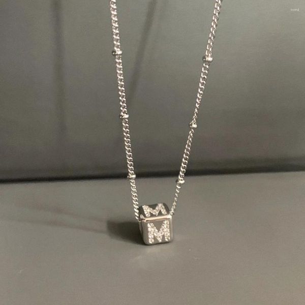 Ожерелья с подвесками, простое ожерелье из циркона с начальной буквой и квадратными бусинами, модное серебряное ожерелье с медным алфавитом, стальная цепочка со спутником из бисера