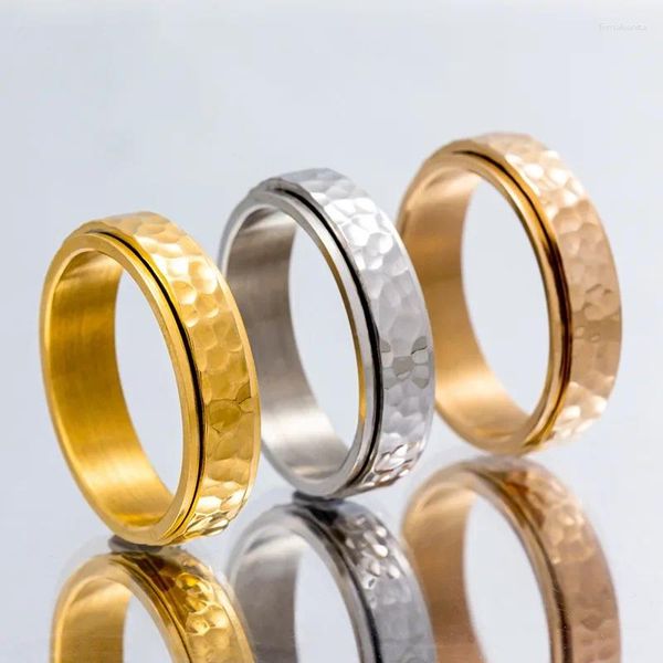 Anillos de boda giratorios para hombres/mujeres, anillo de acero inoxidable martillado, bordes escalonados pulidos multifacéticos, regalos de aniversario para hombres