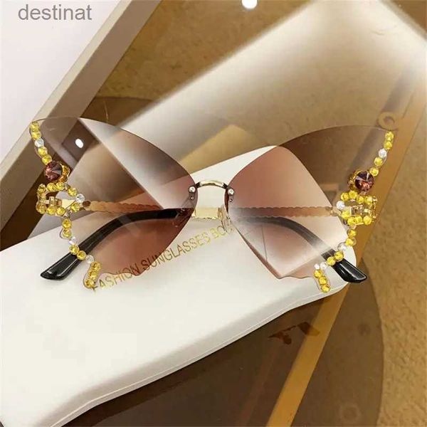 Óculos de sol Moda Moda de grandes dimensões Rimless Sunglasses UV400 Mulheres Big Frame Diamond Butterfly Glasses