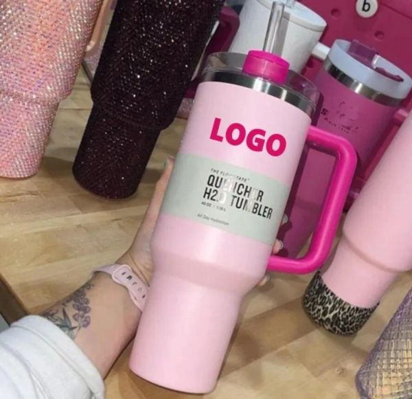 PINK Flamingo 40 onças Quencher H2.0 Canecas de café Copos de acampamento copo de viagem Copos de aço inoxidável Alça de silicone Presente de dia dos namorados 1: 1 Mesmo logotipo pronto para enviar 1219